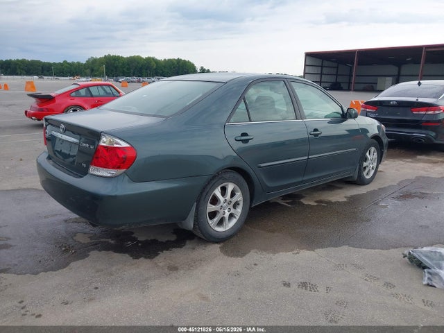45121826 :رقم المزاد ، 4T1BF30K65U110735 vin ، 2005 Toyota Camry Xle V6 مزاد بيع