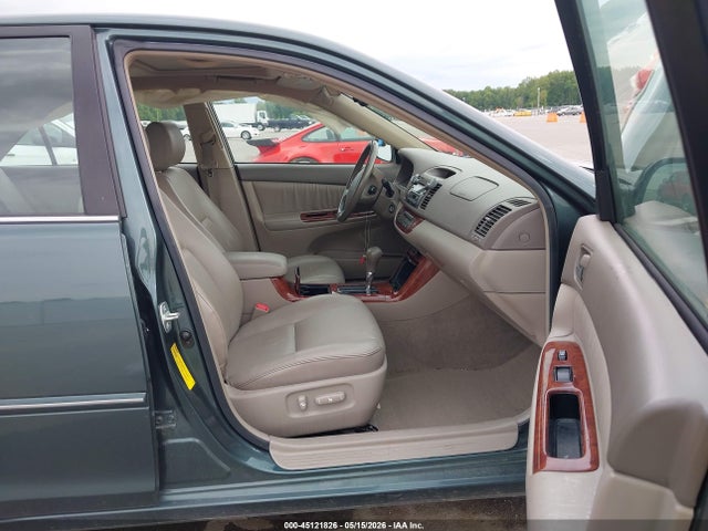 45121826 :رقم المزاد ، 4T1BF30K65U110735 vin ، 2005 Toyota Camry Xle V6 مزاد بيع