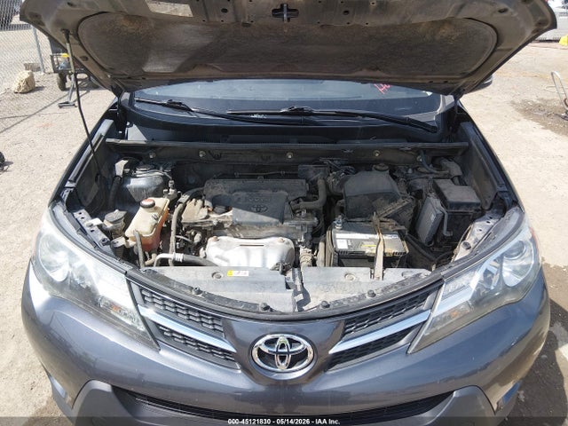 JTMRFREV8FD115297 Toyota Rav4 Xle
