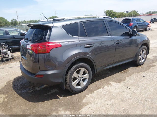 JTMRFREV8FD115297 Toyota Rav4 Xle