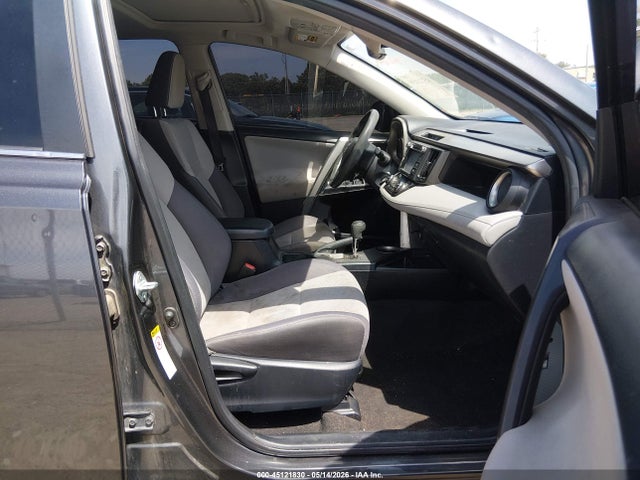 JTMRFREV8FD115297 Toyota Rav4 Xle