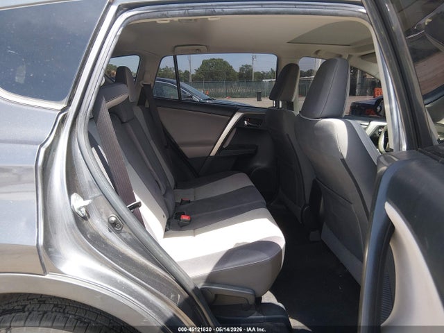 JTMRFREV8FD115297 Toyota Rav4 Xle