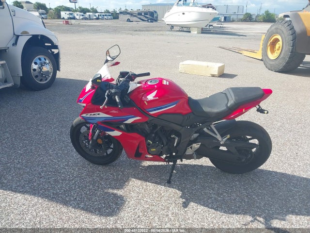 2025 Honda Cbr650 R მანქანა იყიდება აუქციონზე, vin: MLHRH1558S5100232, აუქციონის ნომერი: 45122022