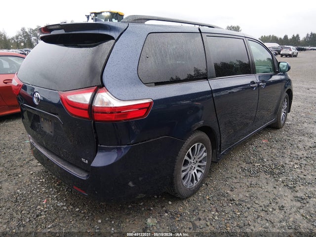 45122031 :رقم المزاد ، 5TDYZ3DC3JS942704 vin ، 2018 Toyota Sienna Xle 8 Passenger مزاد بيع