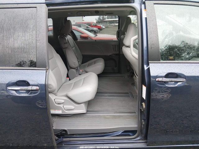 45122031 :رقم المزاد ، 5TDYZ3DC3JS942704 vin ، 2018 Toyota Sienna Xle 8 Passenger مزاد بيع