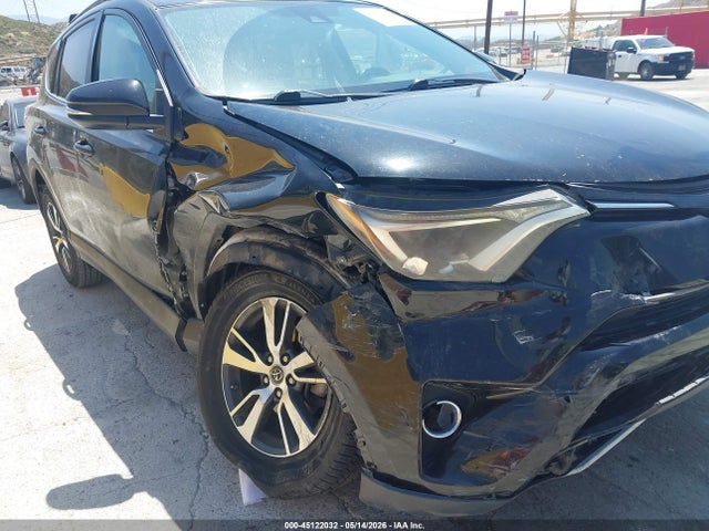 2T3WFREV9JW461874 Toyota Rav4 Xle