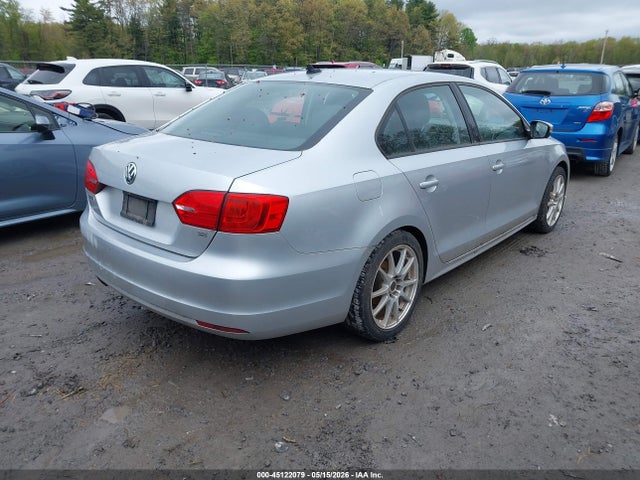45122079 :رقم المزاد ، 3VWD17AJ2EM274882 vin ، 2014 Volkswagen Jetta 1.8t Se مزاد بيع