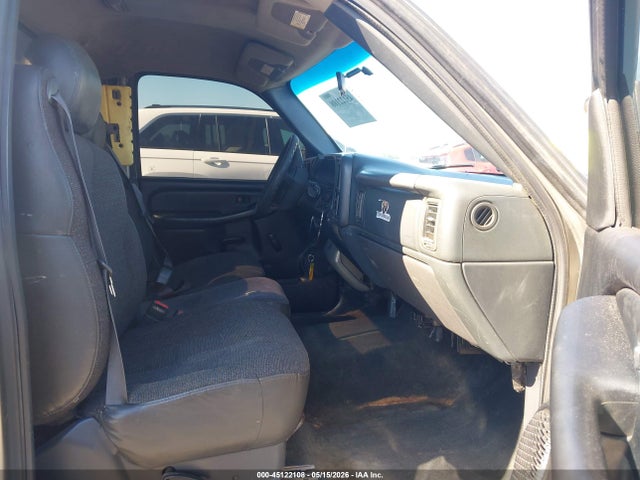 Auction sale of the 2000 Gmc Sierra 1500 Sl, vin: 1GTEC14W5YZ215852, lot number: 45122108