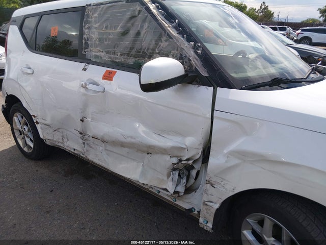 2022 Kia Soul Lx მანქანა იყიდება აუქციონზე, vin: KNDJ23AU6N7816646, აუქციონის ნომერი: 45122117