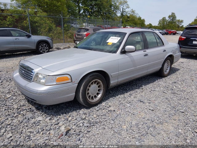 45122136 :رقم المزاد ، 2FAFP74W2YX136016 vin ، 2000 Ford Crown Victoria Lx مزاد بيع
