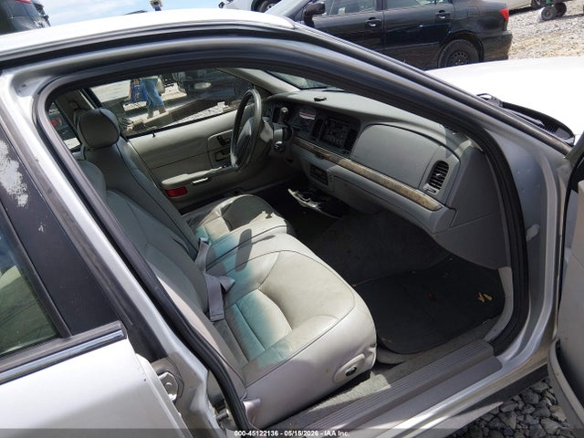 45122136 :رقم المزاد ، 2FAFP74W2YX136016 vin ، 2000 Ford Crown Victoria Lx مزاد بيع