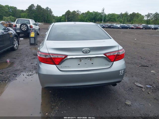 2015 Toyota Camry Xle მანქანა იყიდება აუქციონზე, vin: 4T1BF1FK5FU968887, აუქციონის ნომერი: 45122171