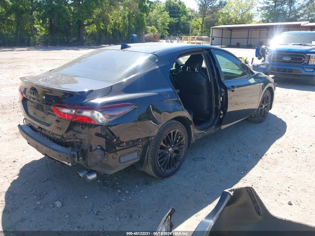 45122231 :رقم المزاد ، 4T1T11AK2MU492105 vin ، 2021 Toyota Camry Se Nightshade Edition مزاد بيع