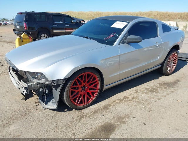 45122306 :رقم المزاد ، 1ZVBP8AM1E5242713 vin ، 2014 Ford Mustang V6 مزاد بيع