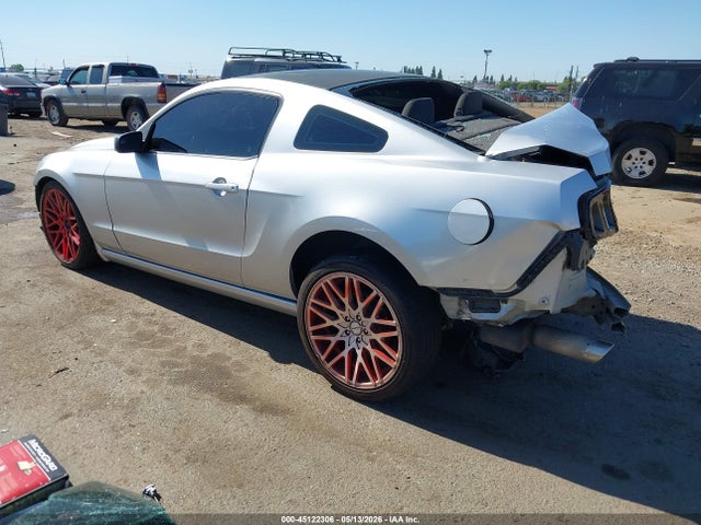 45122306 :رقم المزاد ، 1ZVBP8AM1E5242713 vin ، 2014 Ford Mustang V6 مزاد بيع