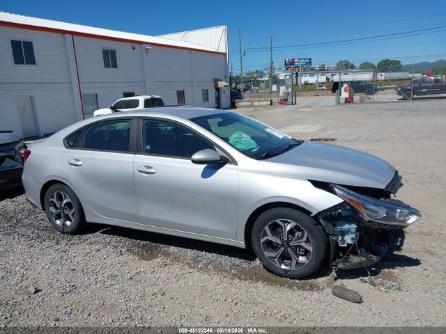 3KPF24AD2ME279865 KIA Forte Lxs