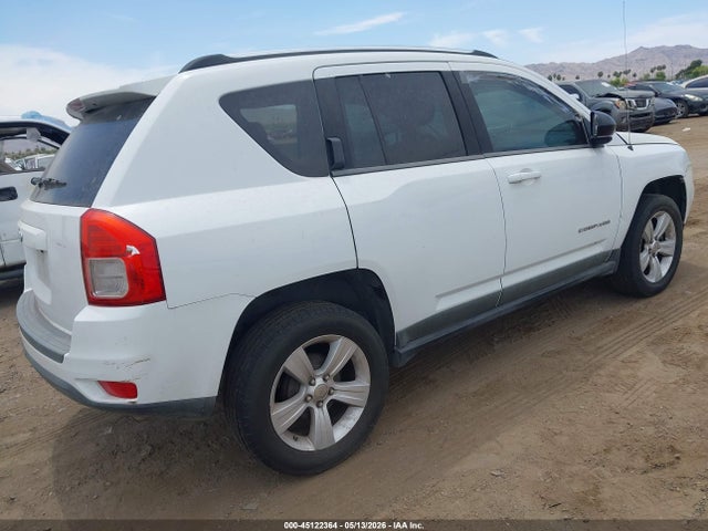 45122364 :رقم المزاد ، 1J4NT1FB3BD170788 vin ، 2011 Jeep Compass مزاد بيع