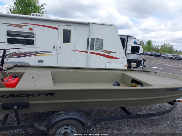 2018 Tracker Grizzly მანქანა იყიდება აუქციონზე, vin: BUJ27563D818, აუქციონის ნომერი: 45122366