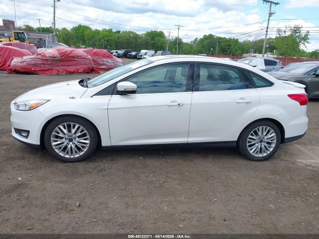 45122371 :رقم المزاد ، 1FADP3J29FL303824 vin ، 2015 Ford Focus Titanium مزاد بيع