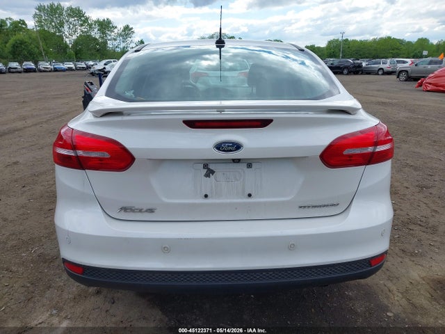 45122371 :رقم المزاد ، 1FADP3J29FL303824 vin ، 2015 Ford Focus Titanium مزاد بيع