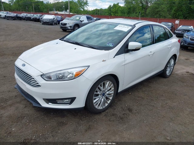 45122371 :رقم المزاد ، 1FADP3J29FL303824 vin ، 2015 Ford Focus Titanium مزاد بيع