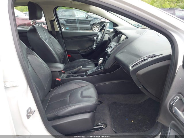 45122371 :رقم المزاد ، 1FADP3J29FL303824 vin ، 2015 Ford Focus Titanium مزاد بيع