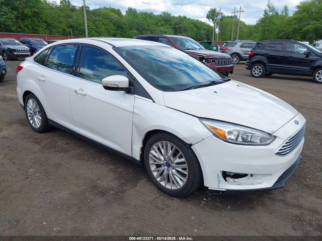 45122371 :رقم المزاد ، 1FADP3J29FL303824 vin ، 2015 Ford Focus Titanium مزاد بيع