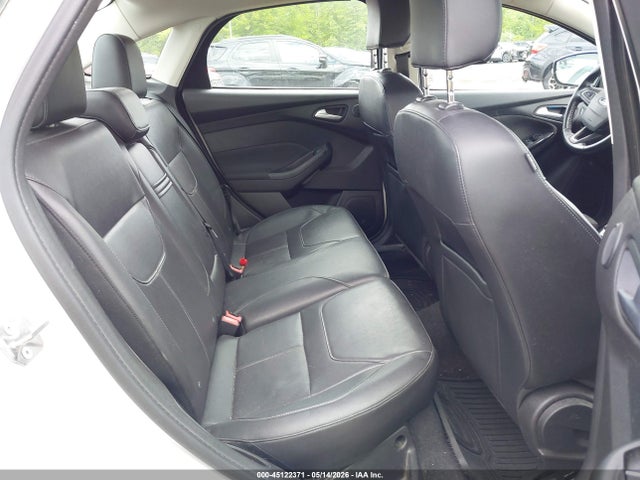 45122371 :رقم المزاد ، 1FADP3J29FL303824 vin ، 2015 Ford Focus Titanium مزاد بيع