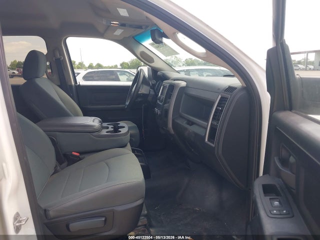45122504 :رقم المزاد ، 3C63R2GT2FG604613 vin ، 2015 Ram 3500 Tradesman مزاد بيع