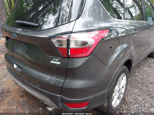 45122511 :رقم المزاد ، 1FMCU0GD2HUB57233 vin ، 2017 Ford Escape Se مزاد بيع