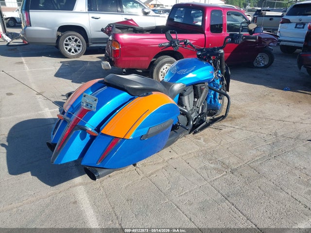 5VPDW36N2E3037112 Victory Motorcycles Cross Country