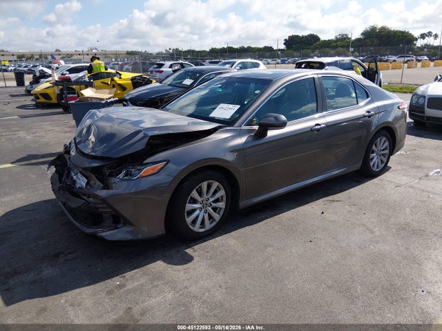Продаж на аукціоні авто 2018 Toyota Camry Le, vin: 4T1B11HK2JU536875, номер лоту: 45122593