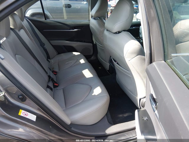 Продаж на аукціоні авто 2018 Toyota Camry Le, vin: 4T1B11HK2JU536875, номер лоту: 45122593