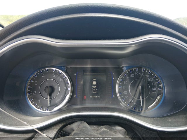 Продажа на аукционе авто 2015 Chrysler 200 Limited, vin: 1C3CCCAB1FN688290, номер лота: 45122601