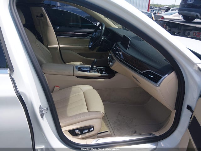 45122640 :رقم المزاد ، WBA7T2C01MCE58941 vin ، 2021 Bmw 740i مزاد بيع