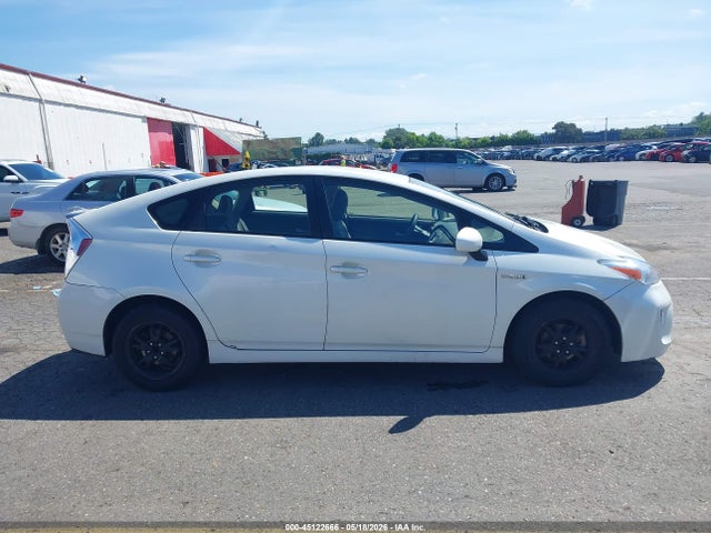 JTDKN3DU2F0464277 Toyota Prius Two