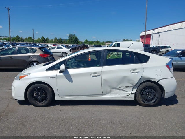 Toyota Prius Two 2015 JTDKN3DU2F0464277 Image 14