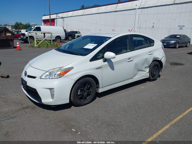 Toyota Prius Two 2015 JTDKN3DU2F0464277 Image 2