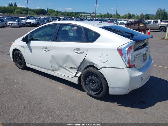 Toyota Prius Two 2015 JTDKN3DU2F0464277 Image 3