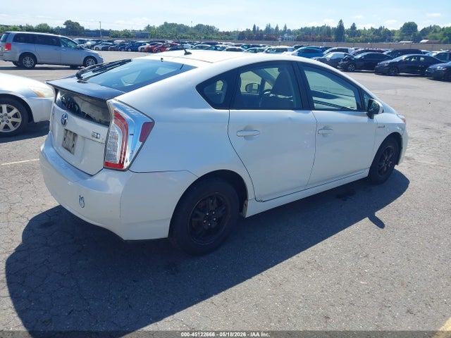 Toyota Prius Two 2015 JTDKN3DU2F0464277 Image 4