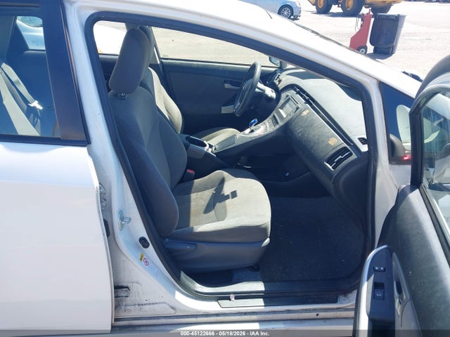 Toyota Prius Two 2015 JTDKN3DU2F0464277 Image 5