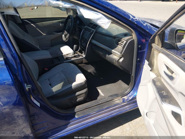 45122713 :رقم المزاد ، 4T1BK1FK5FU558621 vin ، 2015 Toyota Camry Xse V6 مزاد بيع