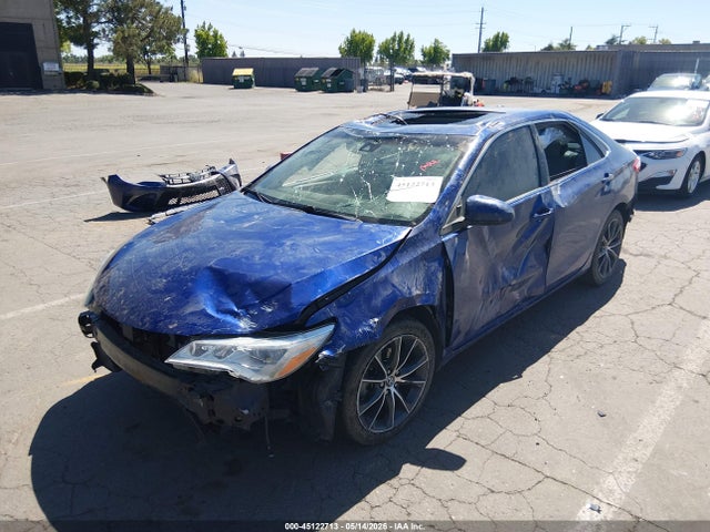 45122713 :رقم المزاد ، 4T1BK1FK5FU558621 vin ، 2015 Toyota Camry Xse V6 مزاد بيع