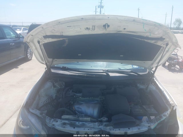 4T1BF1FK0HU312308 Toyota CAMRY SE