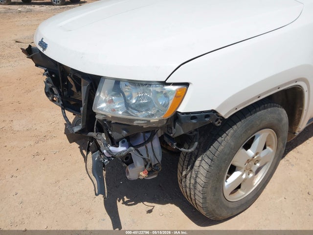 45122796 :رقم المزاد ، 1J4RR4GG7BC652066 vin ، 2011 Jeep Grand Cherokee Laredo مزاد بيع