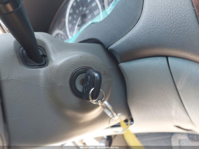 45122904 :رقم المزاد ، 5TDBA22C24S008693 vin ، 2004 Toyota Sienna Xle Limited مزاد بيع