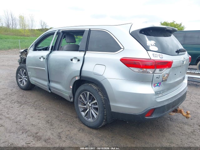 45122911 :رقم المزاد ، 5TDJZRFH2JS808280 vin ، 2018 Toyota Highlander Xle مزاد بيع