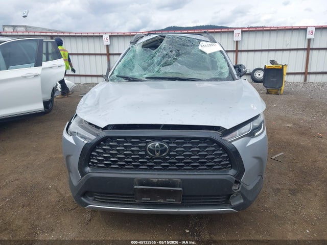 7MUBAABGXRV102038 Toyota Corolla Cross Le