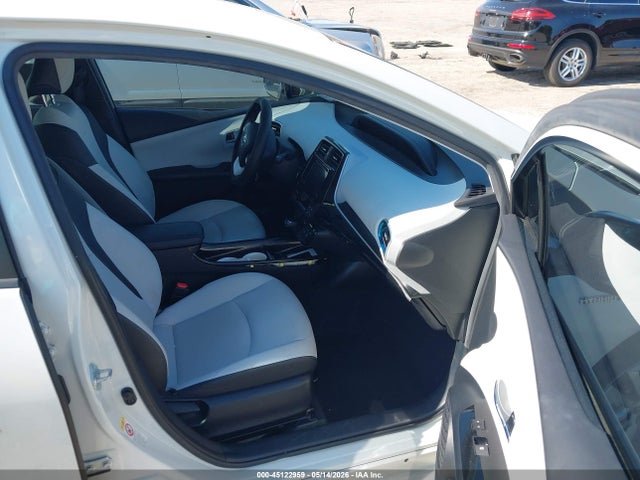 45122959 :رقم المزاد ، JTDKARFU1G3027057 vin ، 2016 Toyota Prius Four مزاد بيع