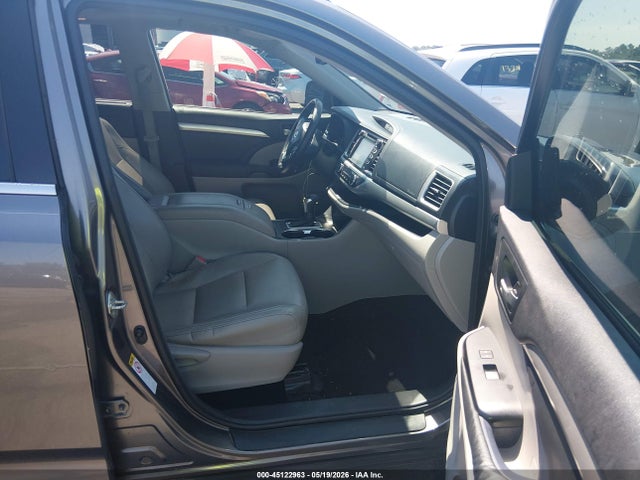 2015 Toyota Highlander Xle V6 მანქანა იყიდება აუქციონზე, vin: 5TDKKRFH8FS048470, აუქციონის ნომერი: 45122963